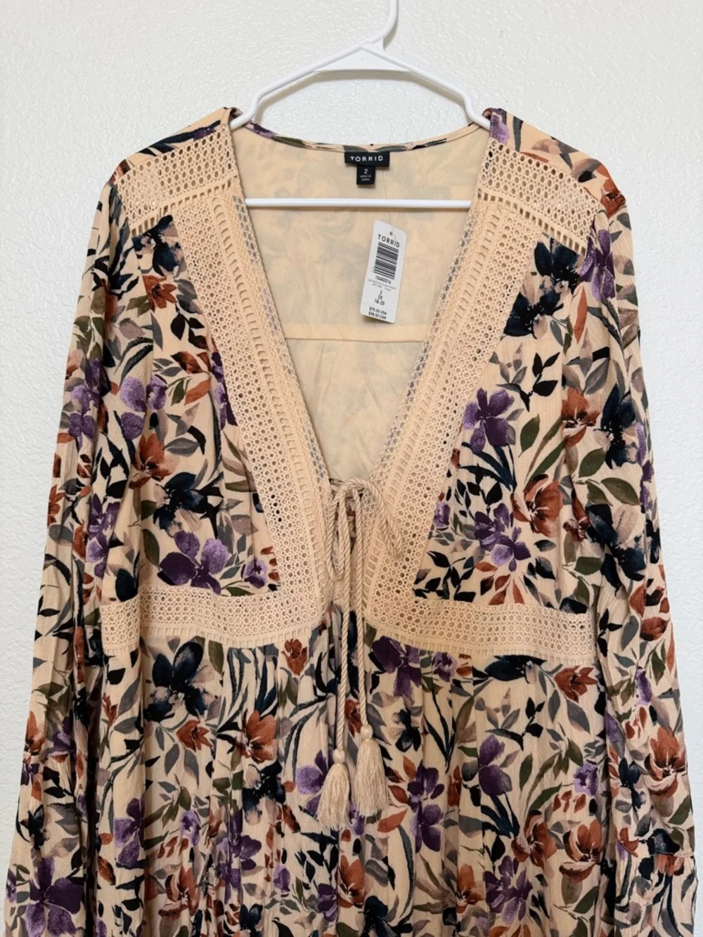 torrid NWT Sand Floral Lace Up Crochet Trim Bell Sleeve Boho Dress Size 2X - Picture 3 of 13